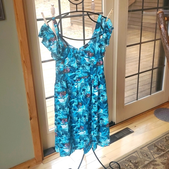 Torrid Disney Collab Encanto Cold Shoulder Colorful Sz. 1 1X 14-16 Dress NWT - Picture 5 of 16